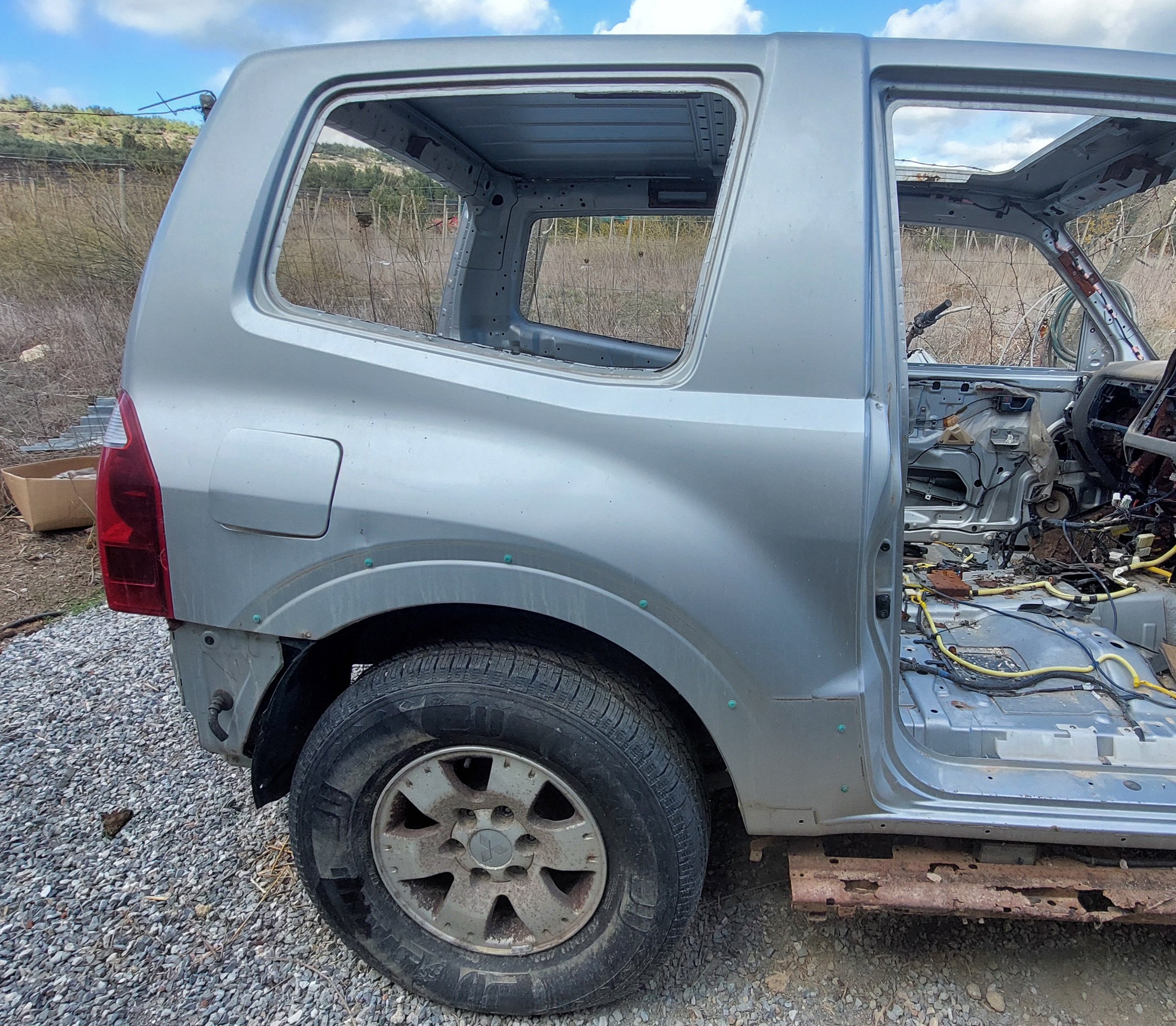 ΦΤΕΡΟ ΠΙΣΩ ΔΕΞΙ MITSUBISHI PAJERO ’99-’06 3DR