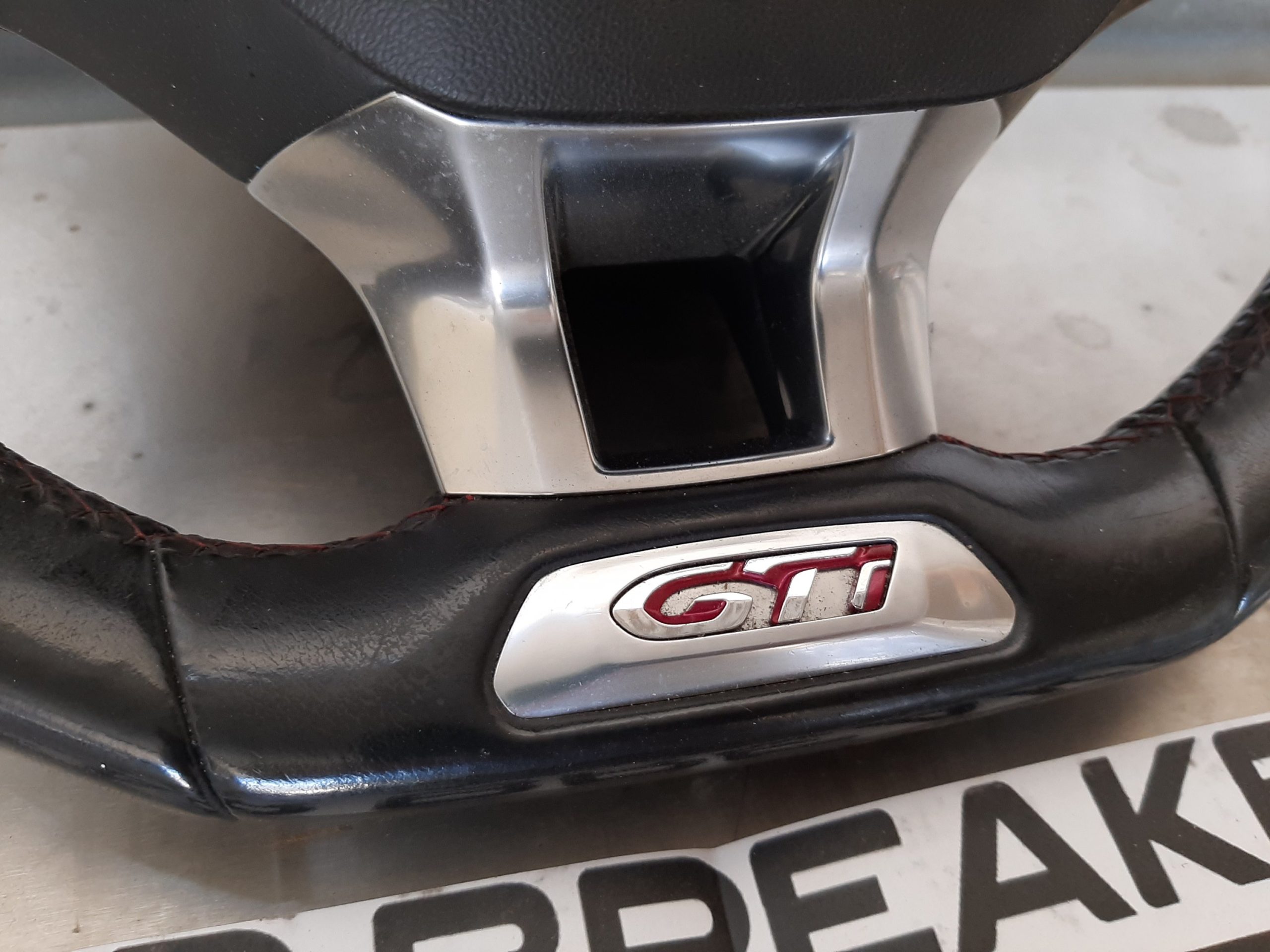 PEUGEOT 208 GTi ΤΙΜΟΝΙ